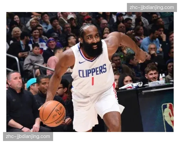 快船哈登正负值+2仍遭冷藏 卢指导用人策略引争议 快船哈登正负值+2仍遭冷藏 卢指导用人策略引争议